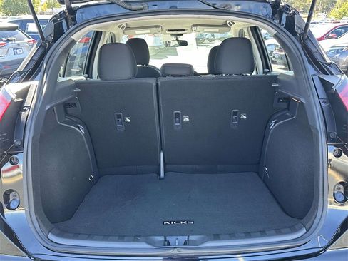 Used 2021 Nissan Kicks S image 8