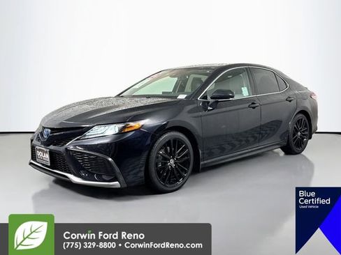 Used 2022 Toyota Camry XSE FWD image 2