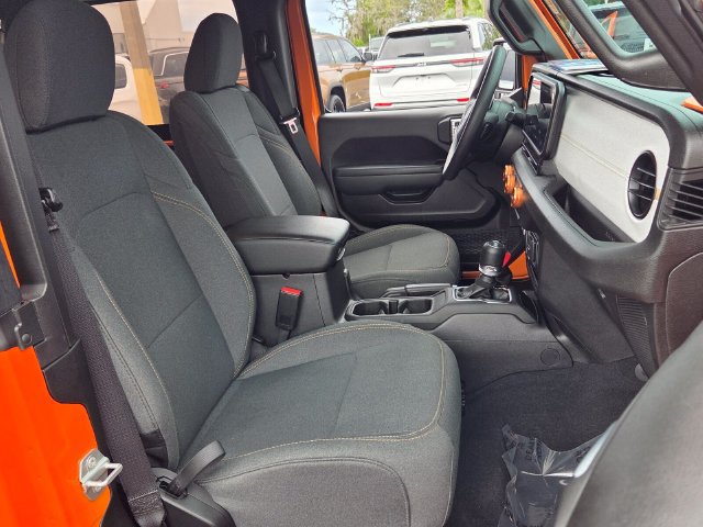 Certified 2025 Jeep Wrangler Sport AWD/4WD image 18