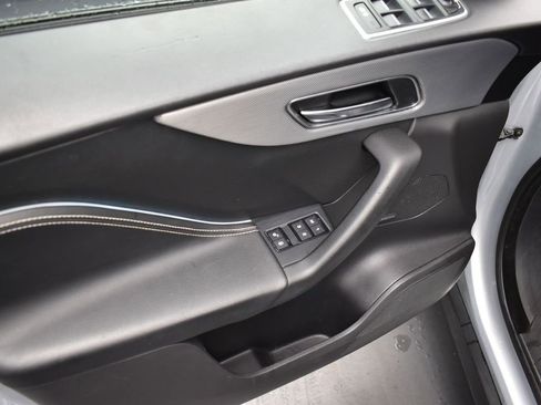 Used 2017 Jaguar F-PACE S image 10