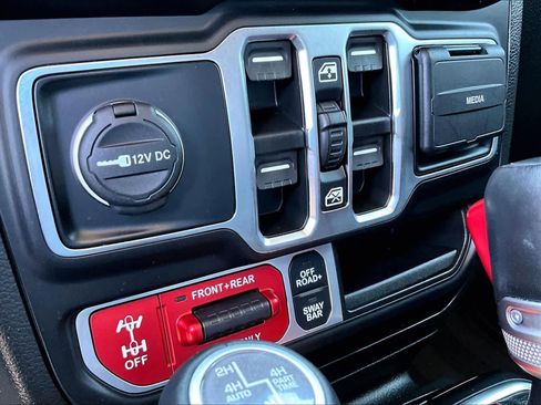 Used 2022 Jeep Gladiator Rubicon w/ LED Lighting Group AWD/4WD image 32