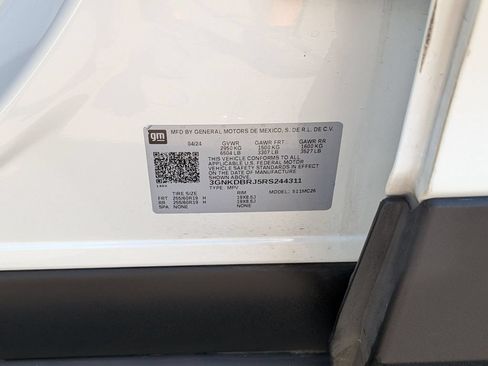 Used 2024 Chevrolet Blazer EV LT AWD/4WD image 36