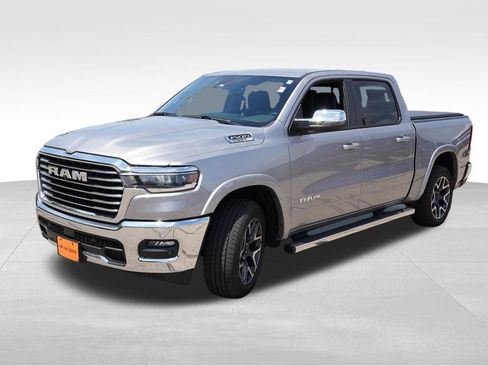 Certified 2025 RAM 1500 Laramie AWD/4WD image 11