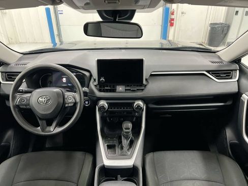 Used 2024 Toyota RAV4 XLE FWD image 10