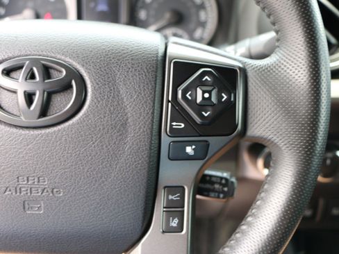 Used 2021 Toyota Tacoma TRD Off-Road w/ Technology Package AWD/4WD image 19