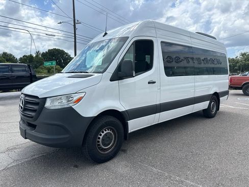 Used 2025 Mercedes-Benz Sprinter 2500 image 18