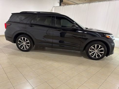 Used 2025 Ford Explorer ST-Line RWD image 6