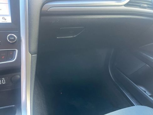 Used 2019 Ford Fusion SE image 20