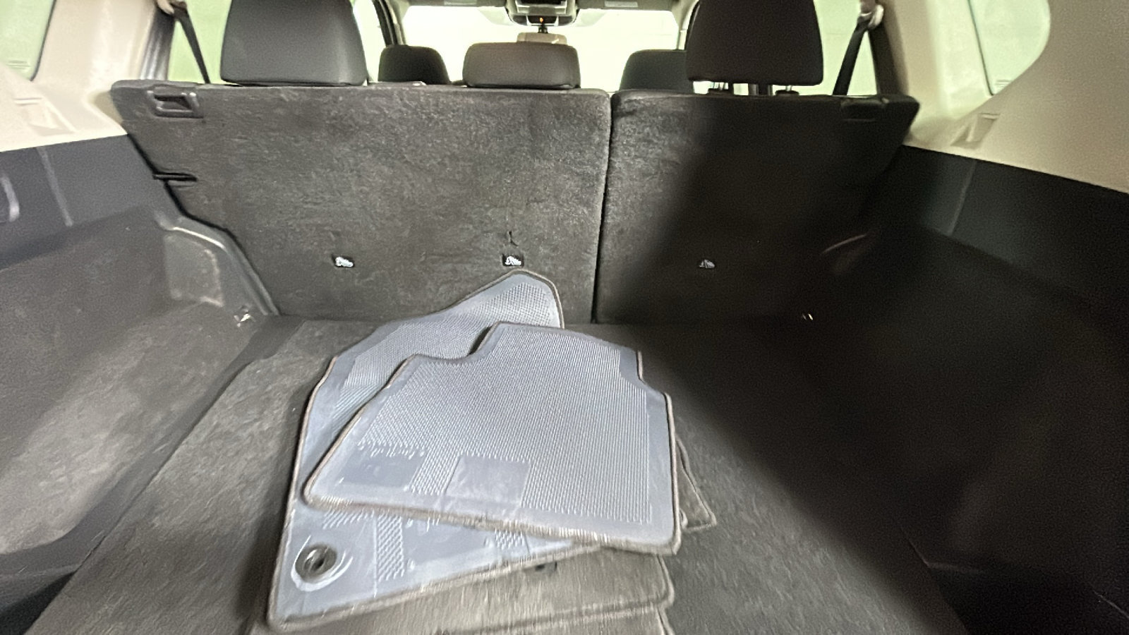 Used 2025 Nissan Rogue SV FWD image 33