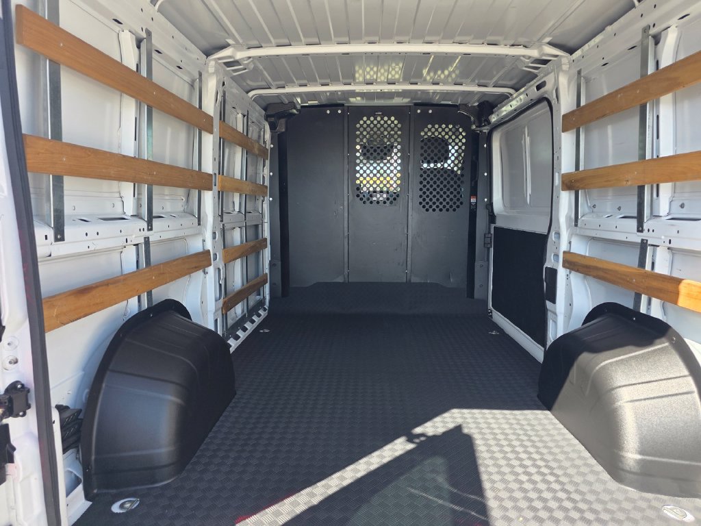 Used 2025 RAM ProMaster 2500 w/ U-Haul Equipment Group FWD image 17