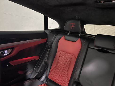 Used 2019 Lamborghini Urus AWD/4WD image 13
