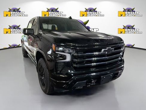 Used 2024 Chevrolet Silverado 1500 High Country w/ Midnight Edition AWD/4WD image 3