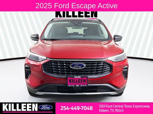 Used 2025 Ford Escape Active w/ Tech Pack #1 FWD image 2