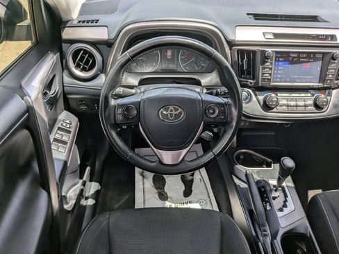 Used 2018 Toyota RAV4 XLE FWD image 17
