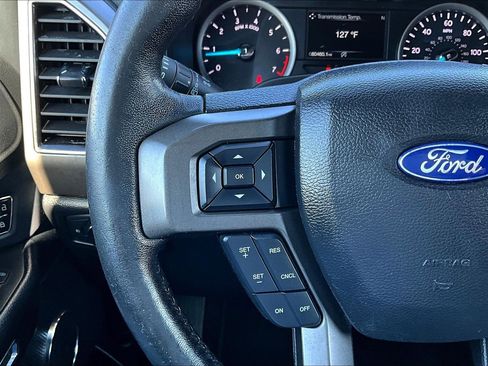 Used 2019 Ford Expedition XLT image 11