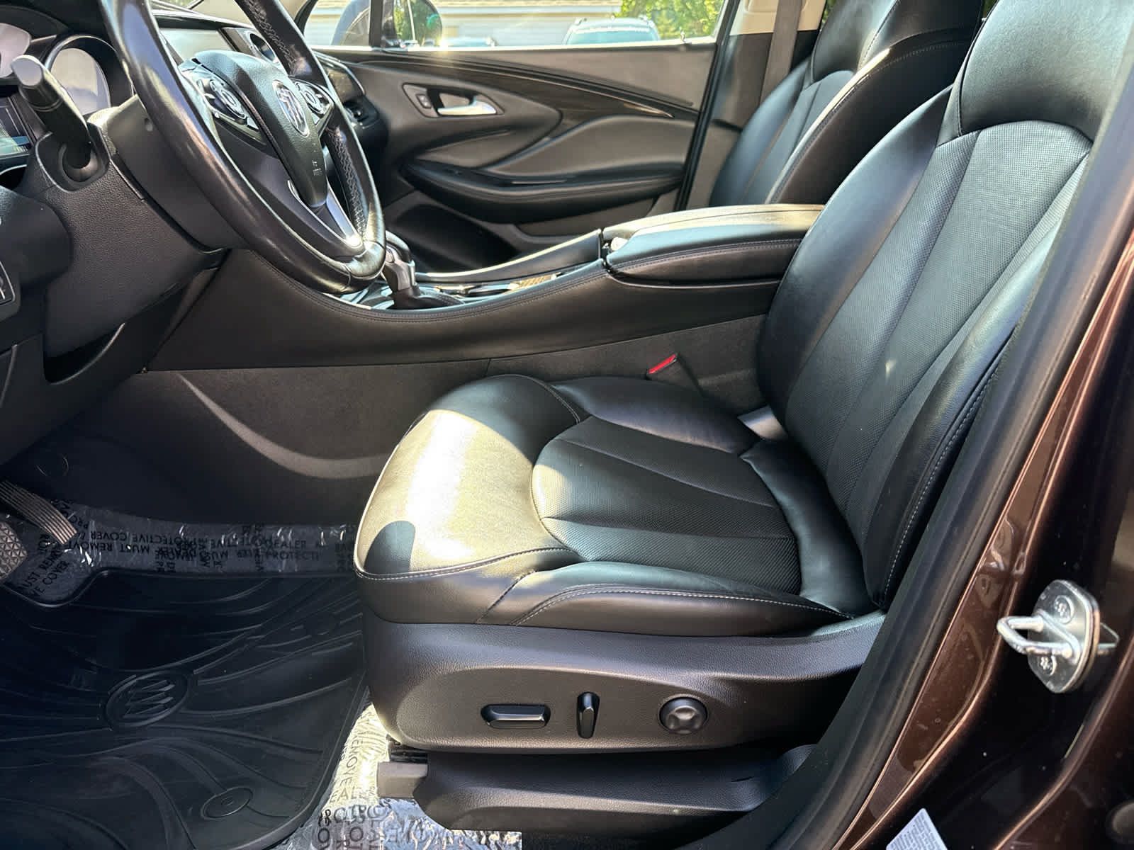 Used 2020 Buick Envision Essence FWD image 11