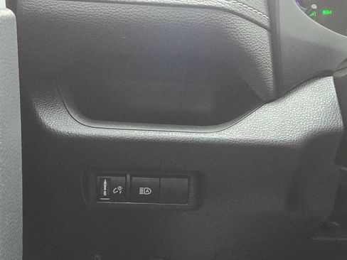 Used 2022 Toyota RAV4 LE image 27