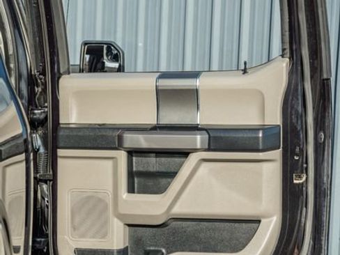 Used 2019 Ford F150 XLT w/ Equipment Group 302A Luxury image 38