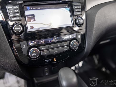 Used 2016 Nissan Rogue SV w/ SV Premium Package AWD/4WD image 29