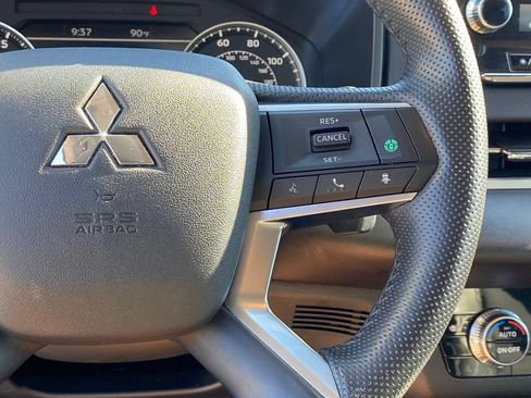 Used 2024 Mitsubishi Outlander SE AWD/4WD image 15