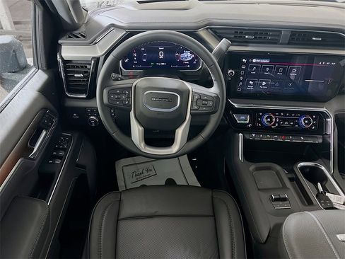 New 2026 GMC Sierra 2500 Denali w/ Denali Reserve Package image 17