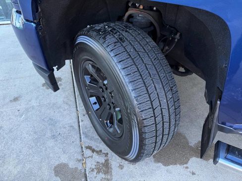 Used 2017 Chevrolet Silverado 1500 LT w/ All Star Edition image 43