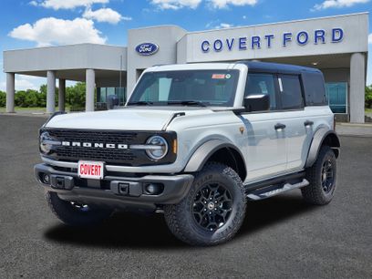 New 2026 Ford Bronco Badlands w/ Black Appearance Package