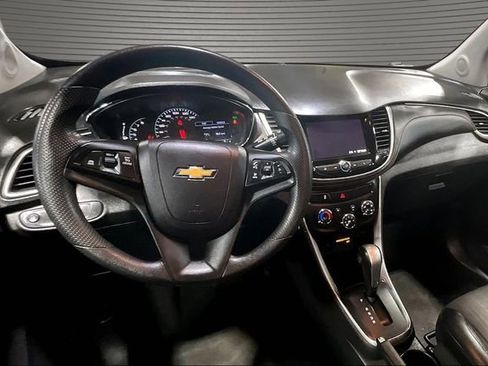 Used 2021 Chevrolet Trax LT AWD/4WD image 7