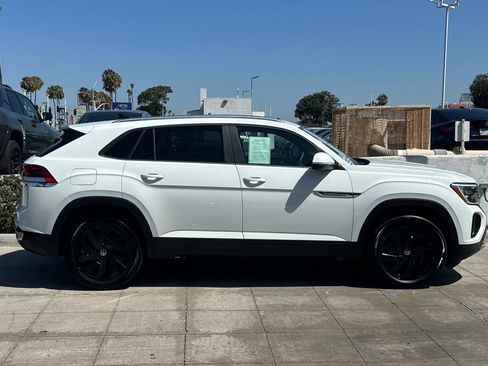 Used 2024 Volkswagen Atlas Cross Sport SE w/ Black Wheel Package FWD image 3