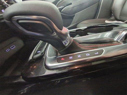 Certified 2024 Chevrolet Trax RS w/ Sunroof Package image 15