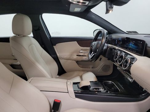Used 2019 Mercedes-Benz A 220 4MATIC image 21