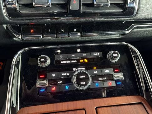 Used 2018 Lincoln Navigator L Reserve w/ Technology Package AWD/4WD image 24