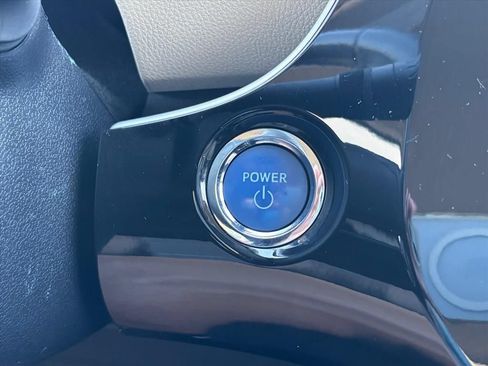 Used 2017 Toyota Prius Four FWD image 19
