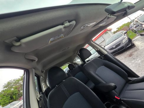Used 2016 Nissan Versa Note SV FWD image 21