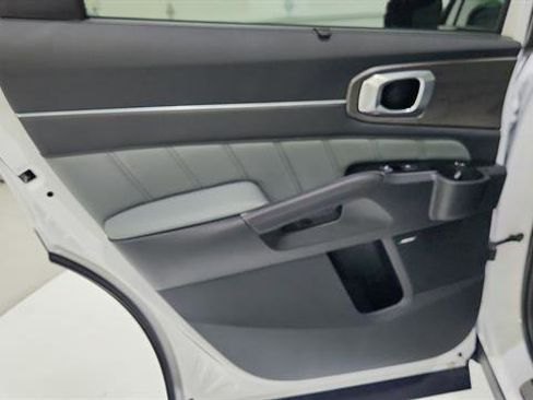 Used 2025 Kia Sorento SX Prestige w/ Sage Leather Package image 25
