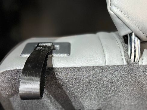 Used 2025 Ford Explorer Active w/ Active Comfort Package image 32