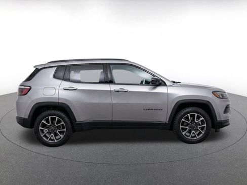 Used 2025 Jeep Compass Trailhawk AWD/4WD image 14