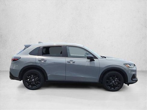 Used 2024 Honda HR-V Sport image 3