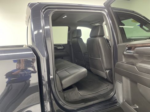 Used 2025 GMC Sierra 1500 SLT image 19