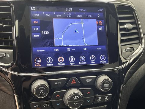 Used 2019 Jeep Grand Cherokee Altitude AWD/4WD image 18