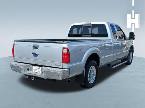 Used 2015 Ford F250 Lariat w/ Chrome Package RWD image 2