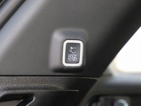 New 2025 Jeep Grand Cherokee Altitude AWD/4WD image 8