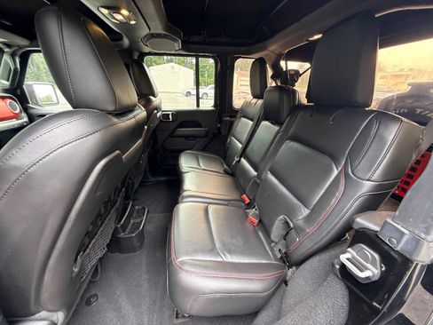 Used 2019 Jeep Wrangler Unlimited Rubicon AWD/4WD image 12