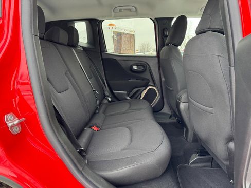 Used 2016 Jeep Renegade Latitude image 18