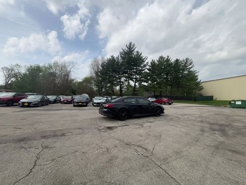 Used 2025 Toyota Camry SE image 8