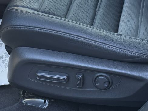 Used 2025 Honda CR-V EX-L image 17