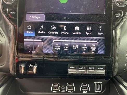 New 2026 RAM 2500 Limited AWD/4WD image 17