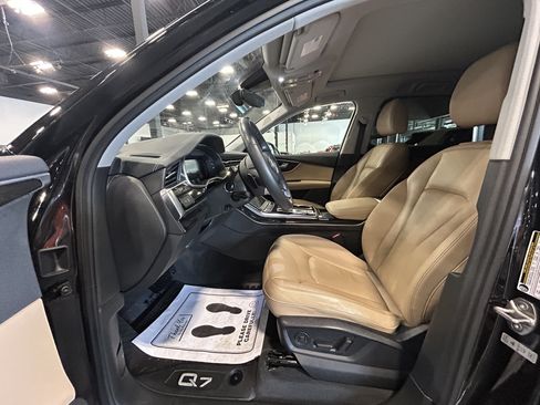 Used 2023 Audi Q7 3.0T Premium Plus w/ Premium Plus Package AWD/4WD image 10