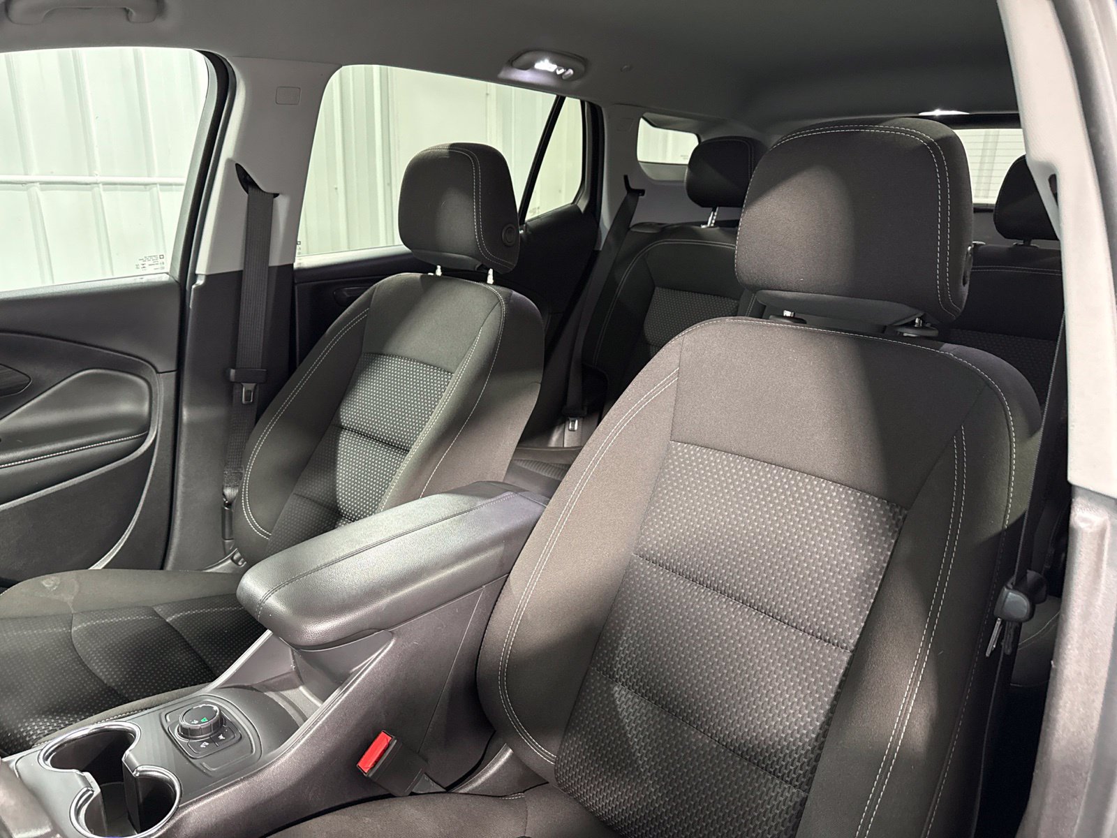 Used 2024 GMC Terrain SLE FWD image 20