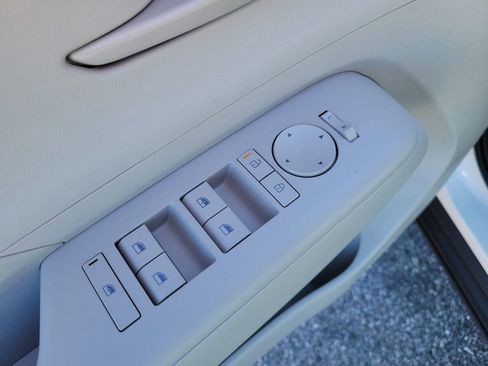 New 2026 Hyundai Kona SE image 11